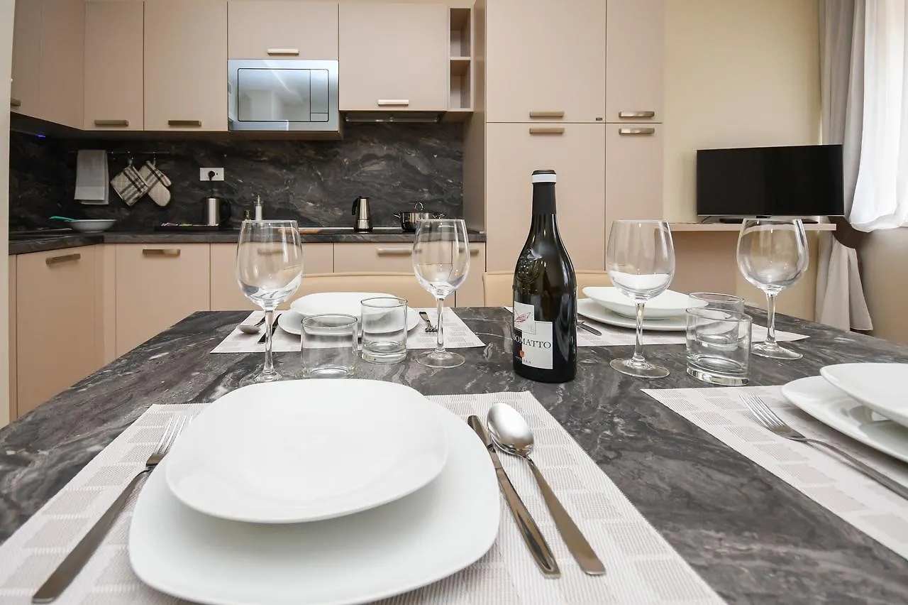 Casa Tunina Apartment Desenzano del Garda 0*,  Italy